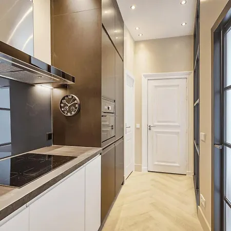 Apartament Feel At Home In This One-Bedroom - Check Profile